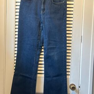 Ralph Lauren ladies bootcut jeans size 10 very good condition.